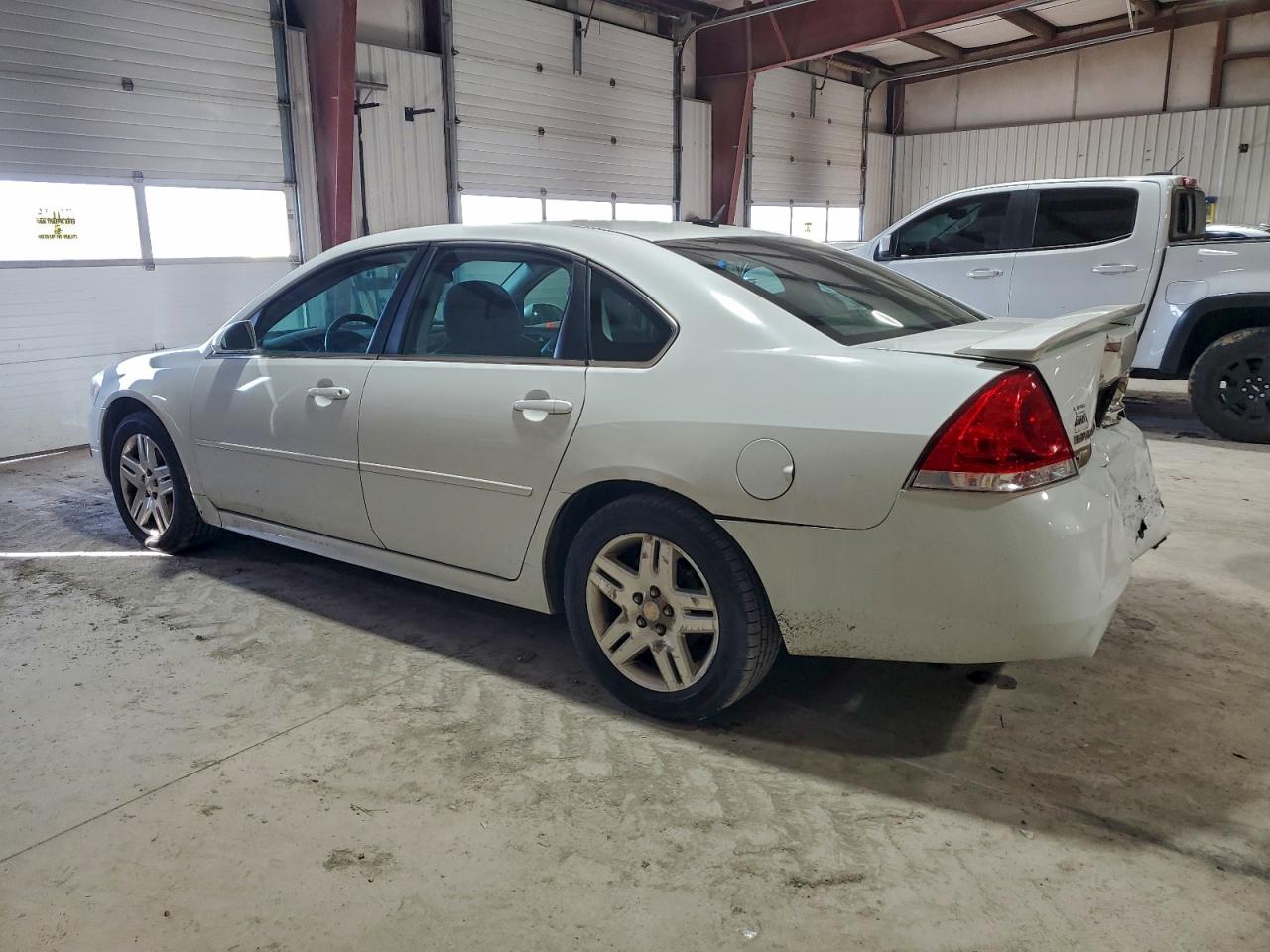 2010 CHEVROLET IMPALA LT photo 2