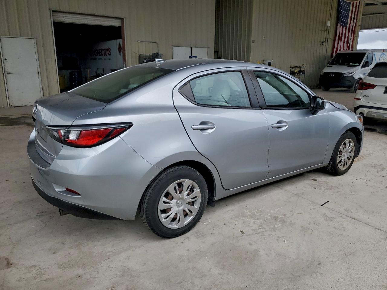 2019 TOYOTA YARIS L photo 3