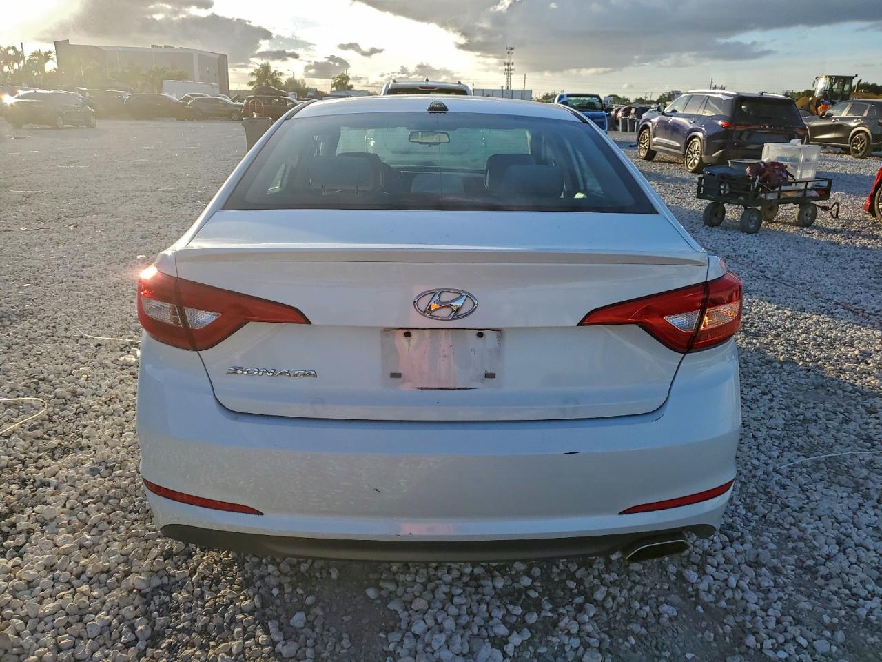 2016 HYUNDAI SONATA SE photo 6
