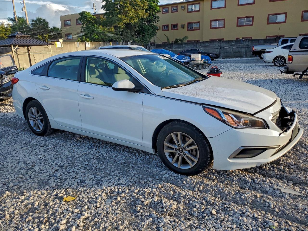 2016 HYUNDAI SONATA SE photo 4