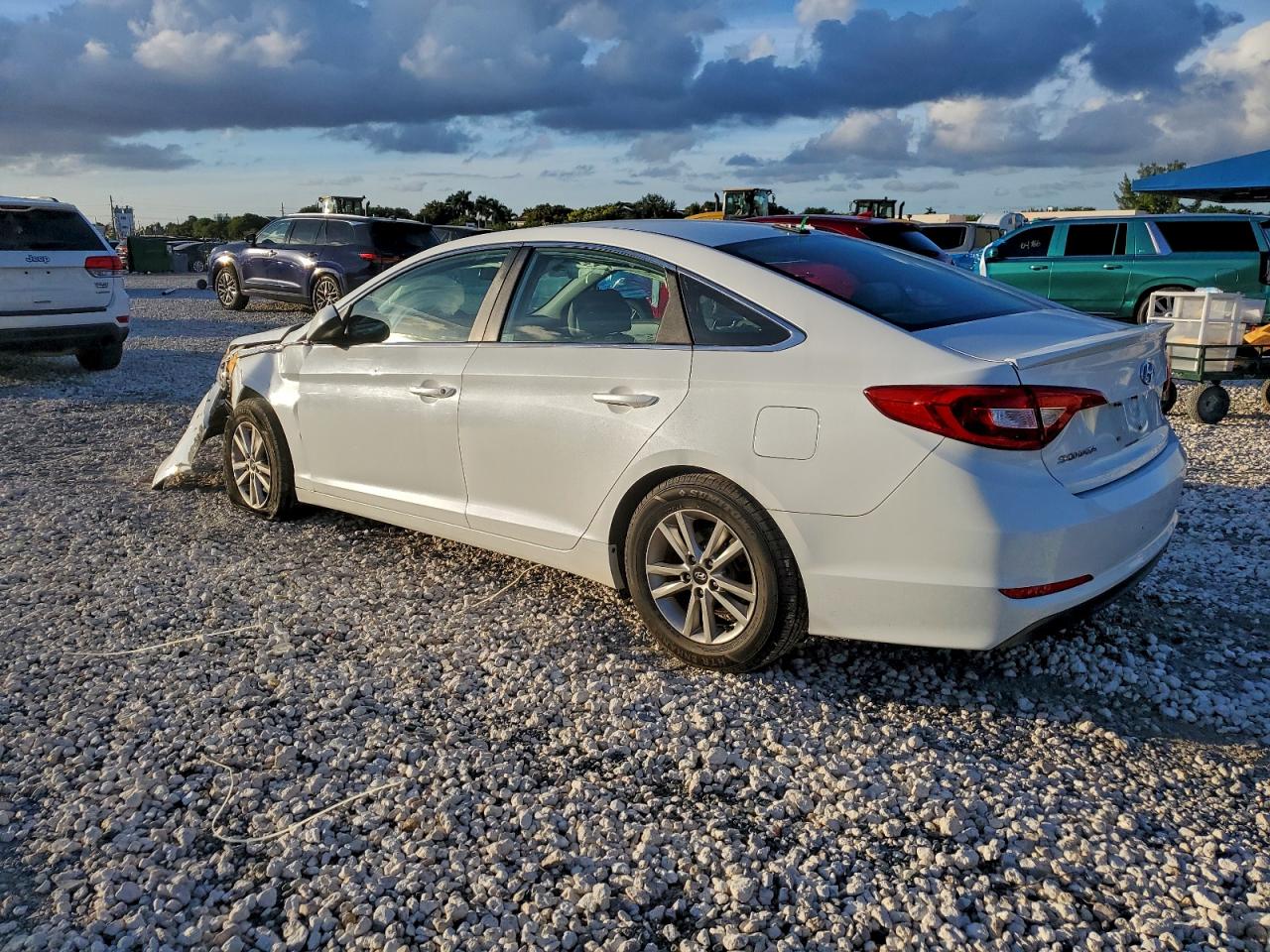 2016 HYUNDAI SONATA SE photo 2
