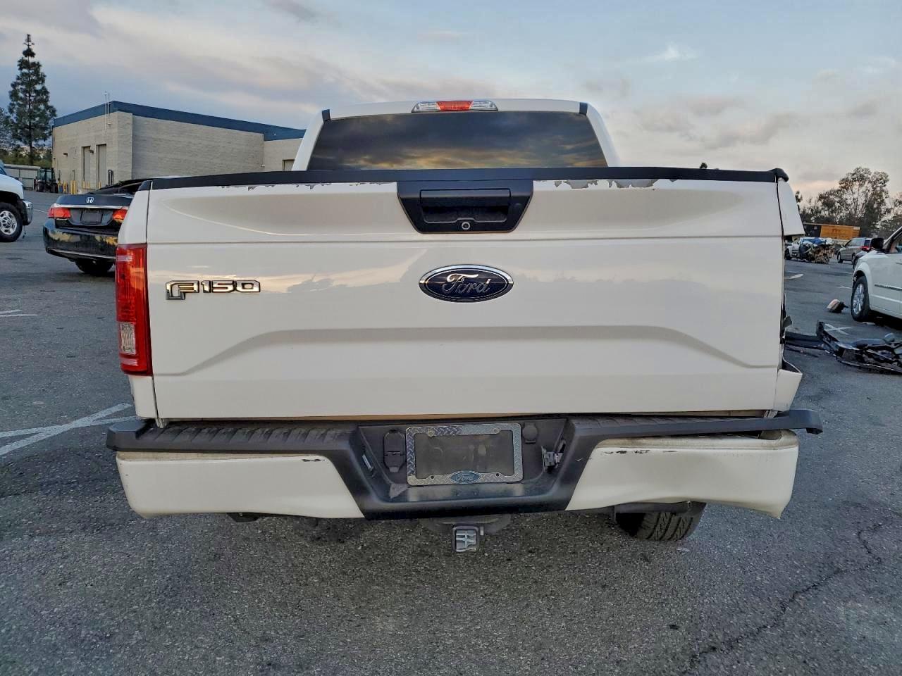 2017 FORD F150 SUPERCREW photo 11
