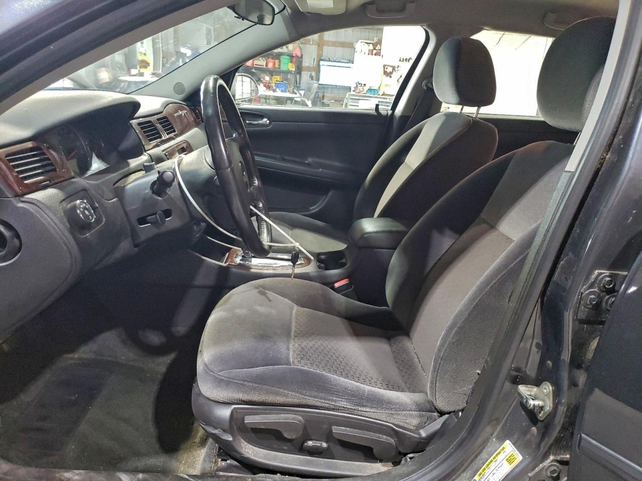 2011 CHEVROLET IMPALA LT photo 19
