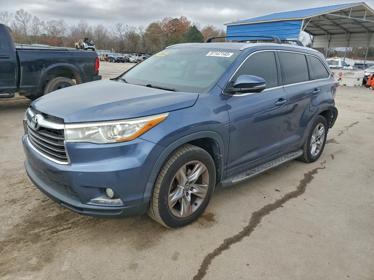 2016 TOYOTA HIGHLANDER