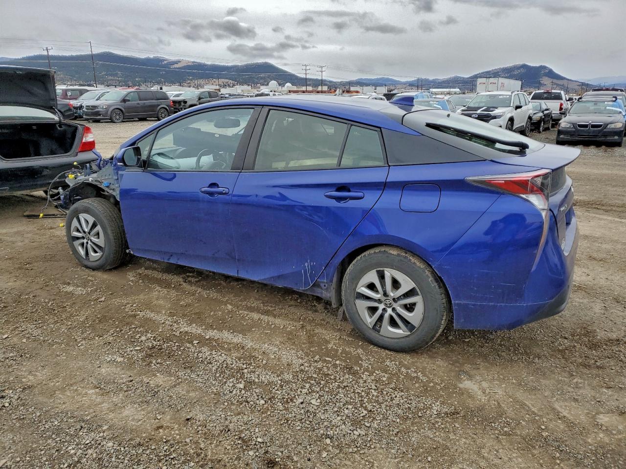 2017 TOYOTA PRIUS photo 3
