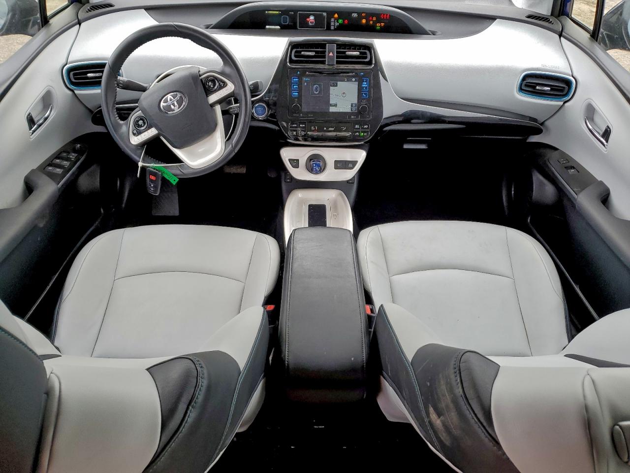 2017 TOYOTA PRIUS photo 15