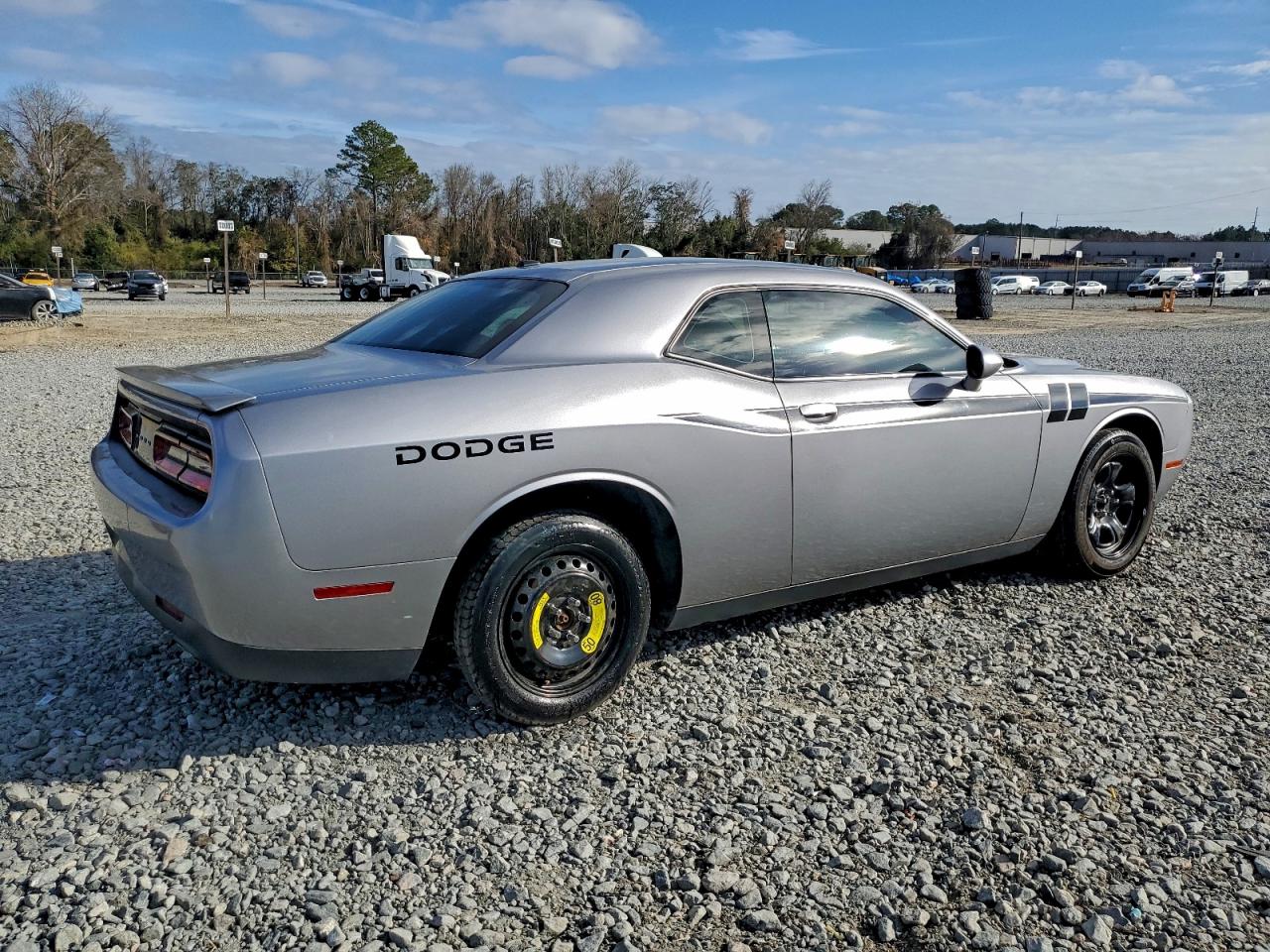 2016 DODGE CHALLENGER SXT photo 7