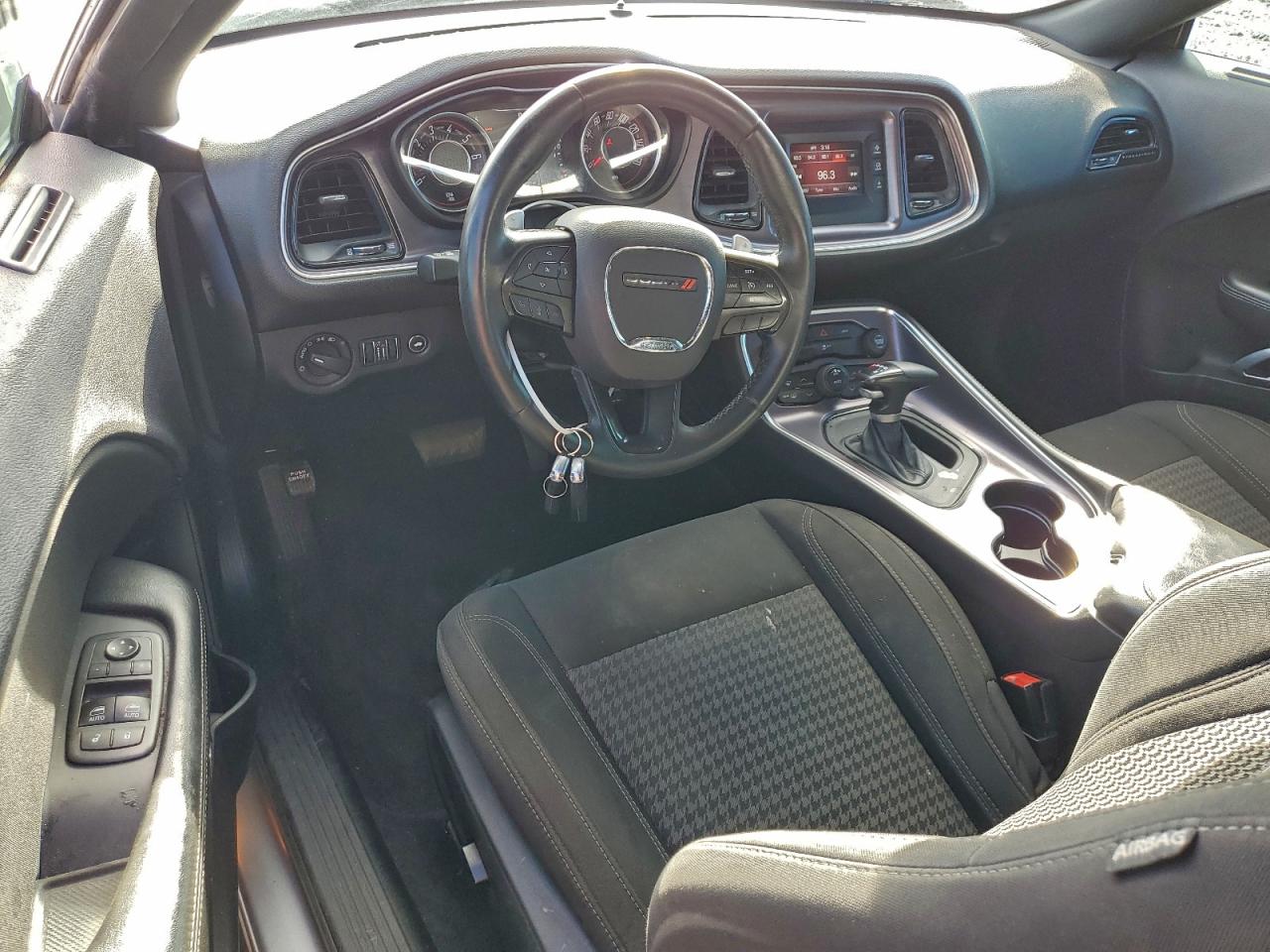2016 DODGE CHALLENGER SXT photo 22