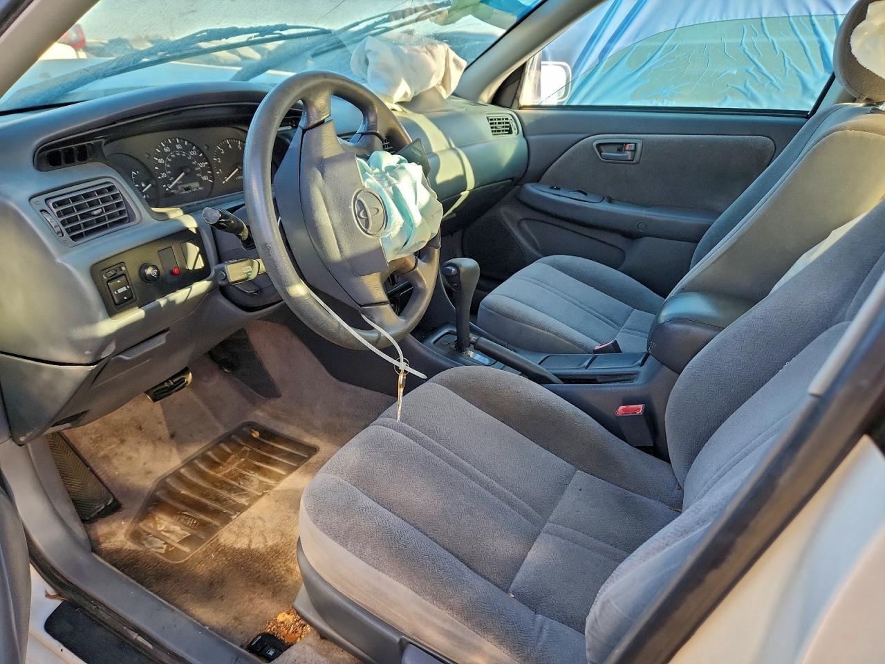1999 TOYOTA CAMRY CE photo 13