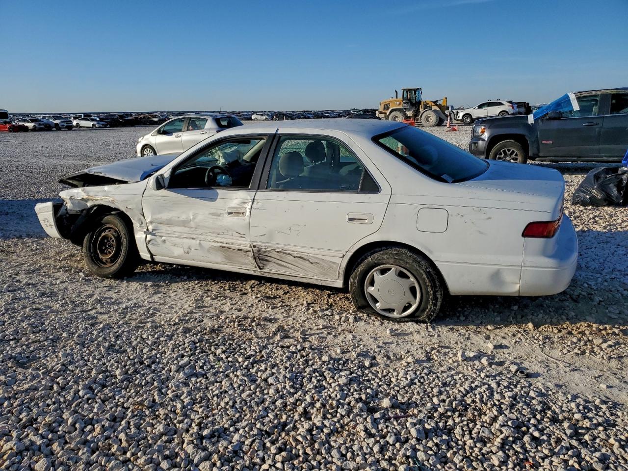 1999 TOYOTA CAMRY CE photo 3