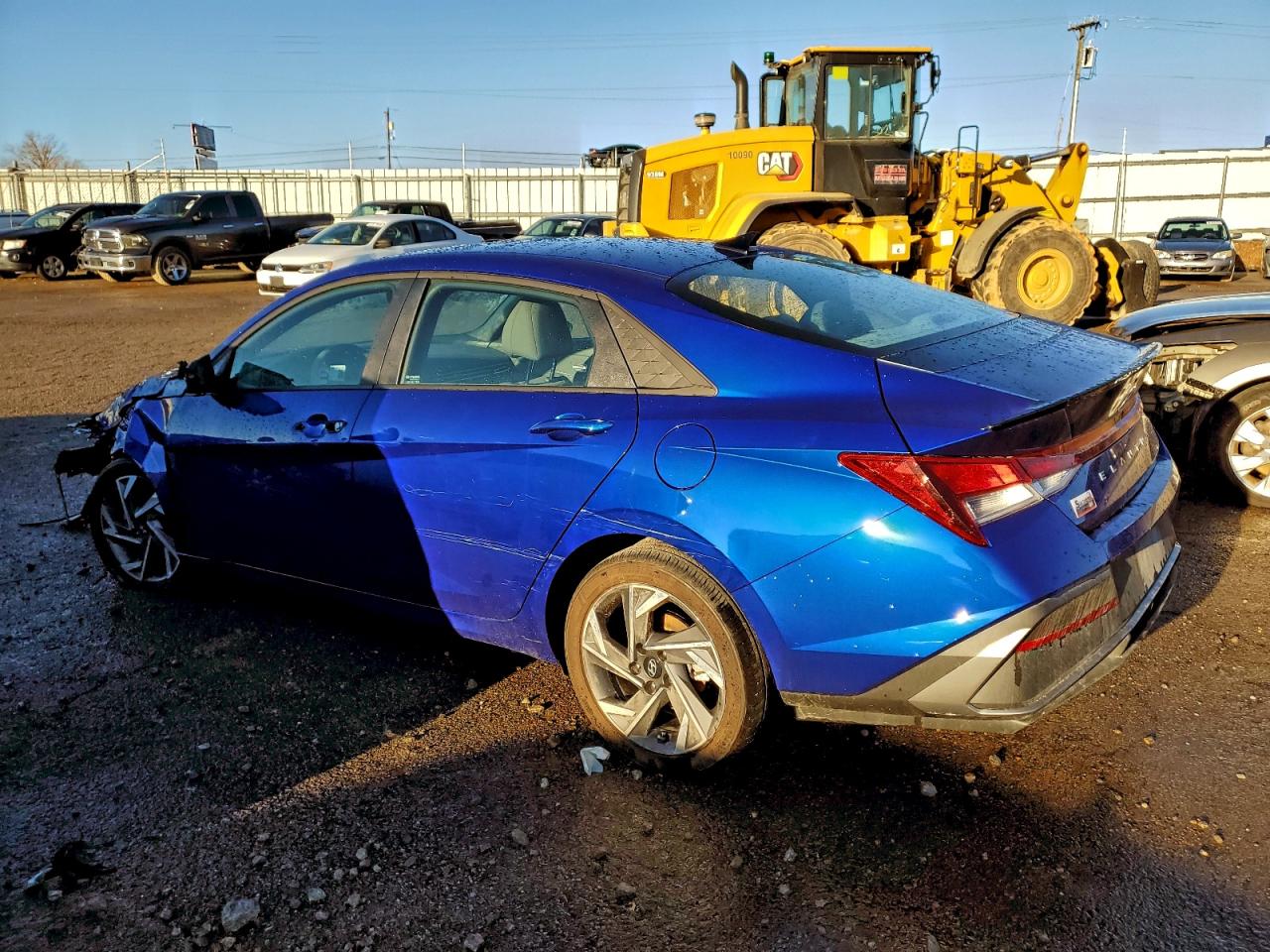 2025 HYUNDAI ELANTRA SEL SPORT photo 2