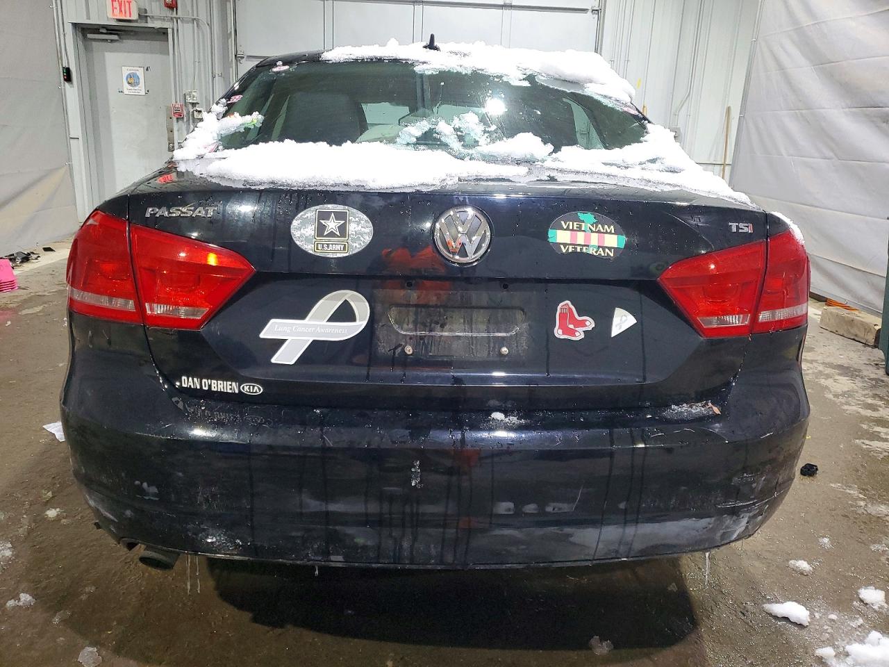 2015 VOLKSWAGEN PASSAT S photo 6