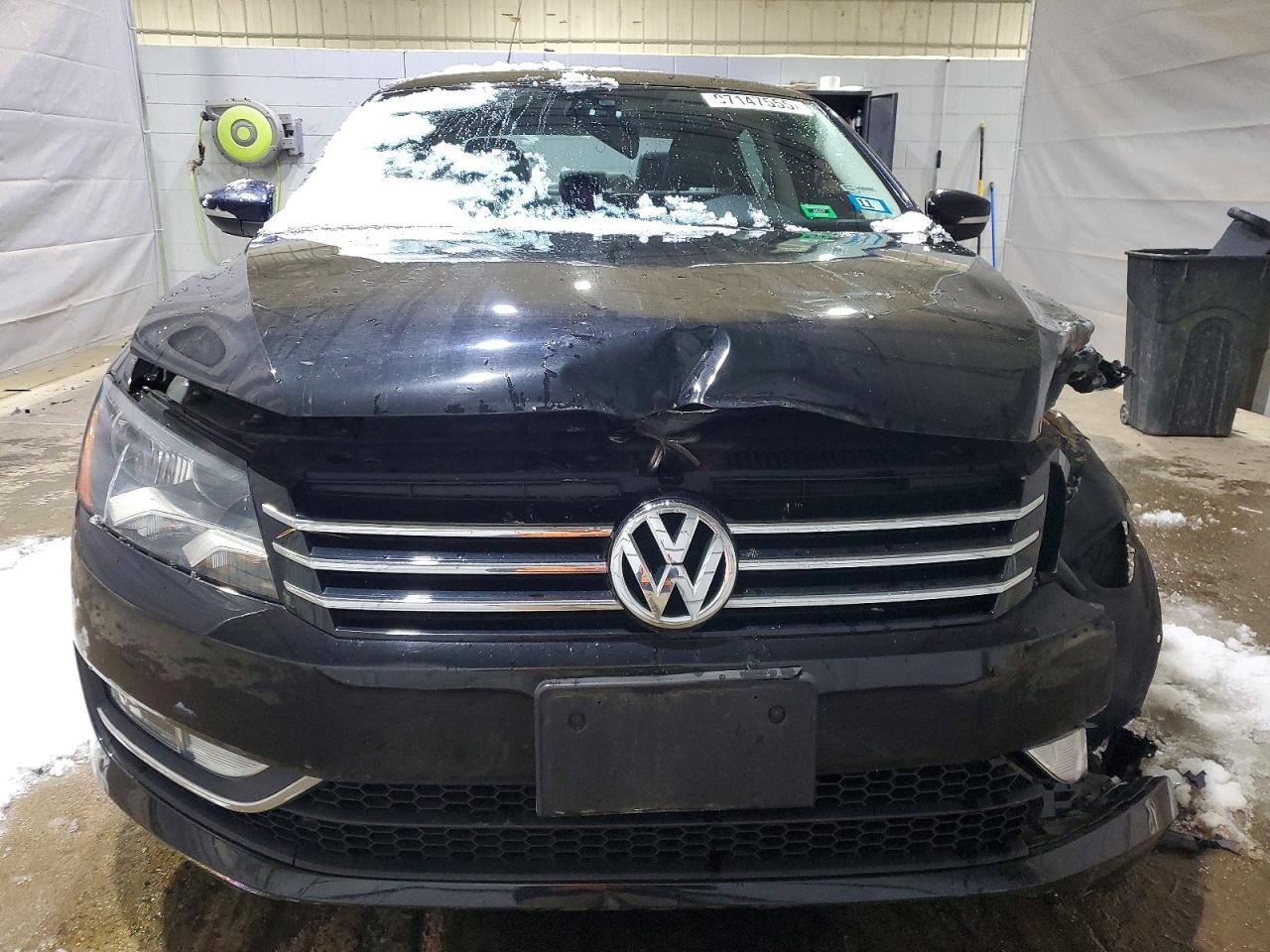 2015 VOLKSWAGEN PASSAT S photo 5