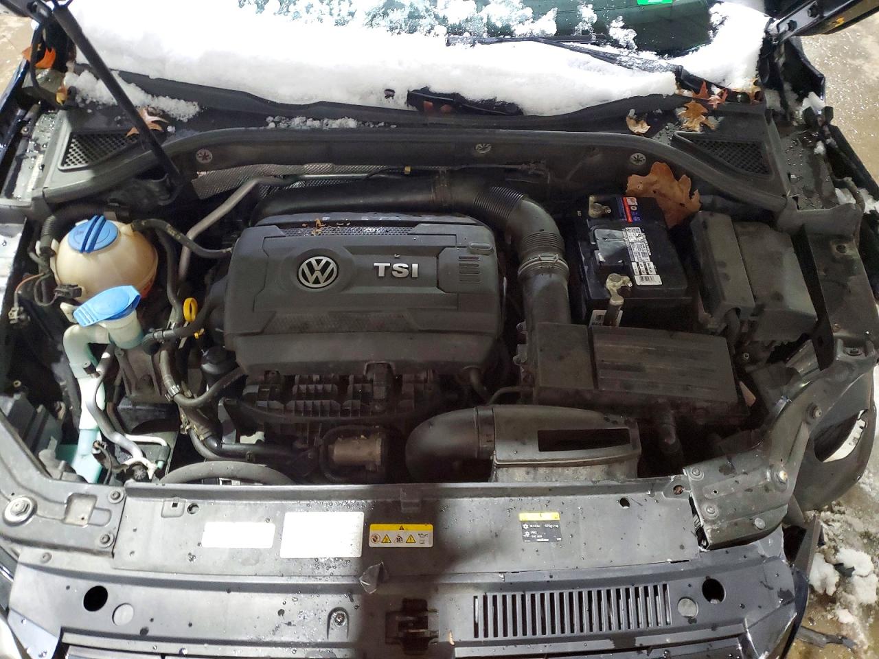 2015 VOLKSWAGEN PASSAT S photo 11