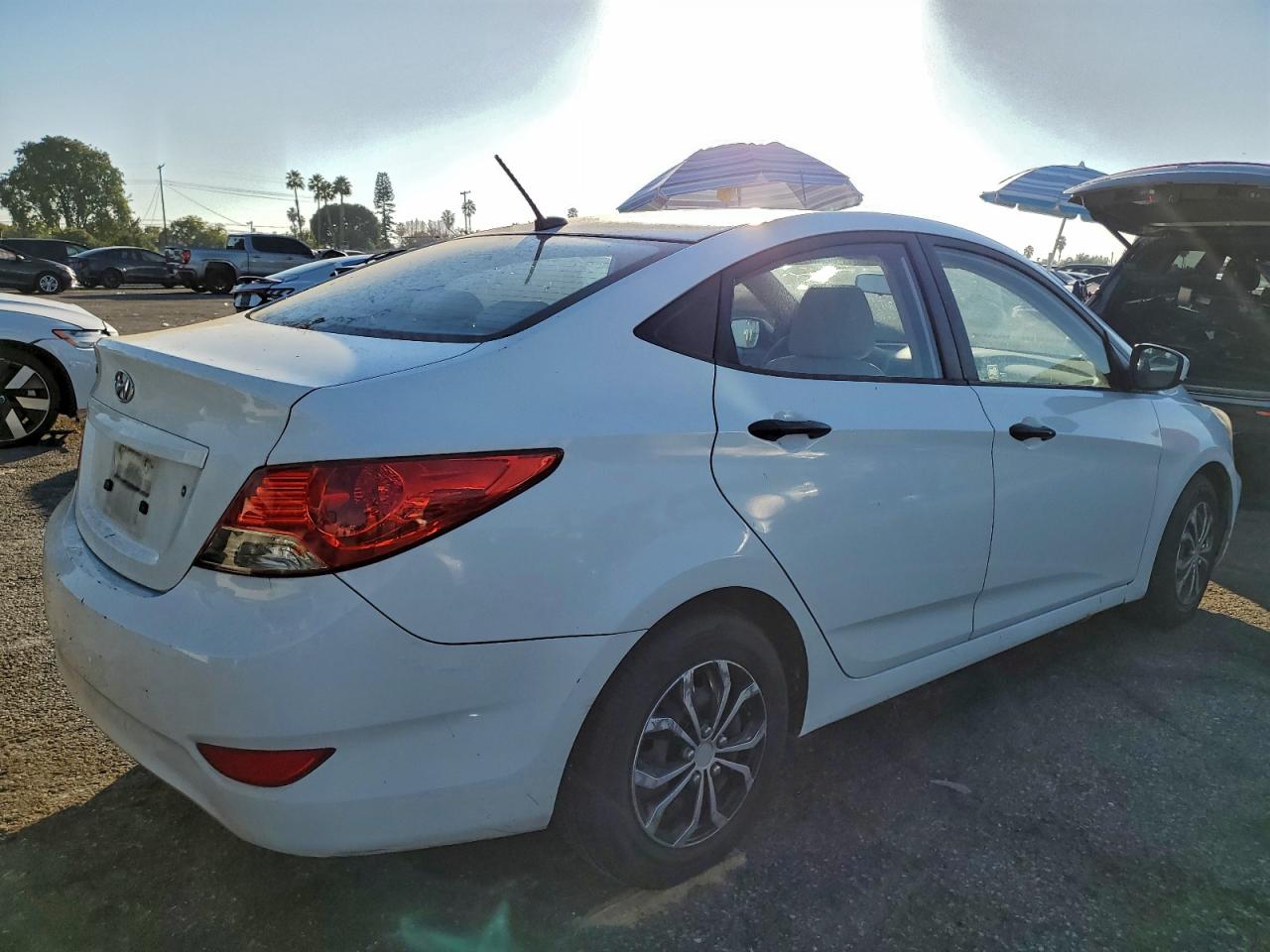 2012 HYUNDAI ACCENT GLS photo 3