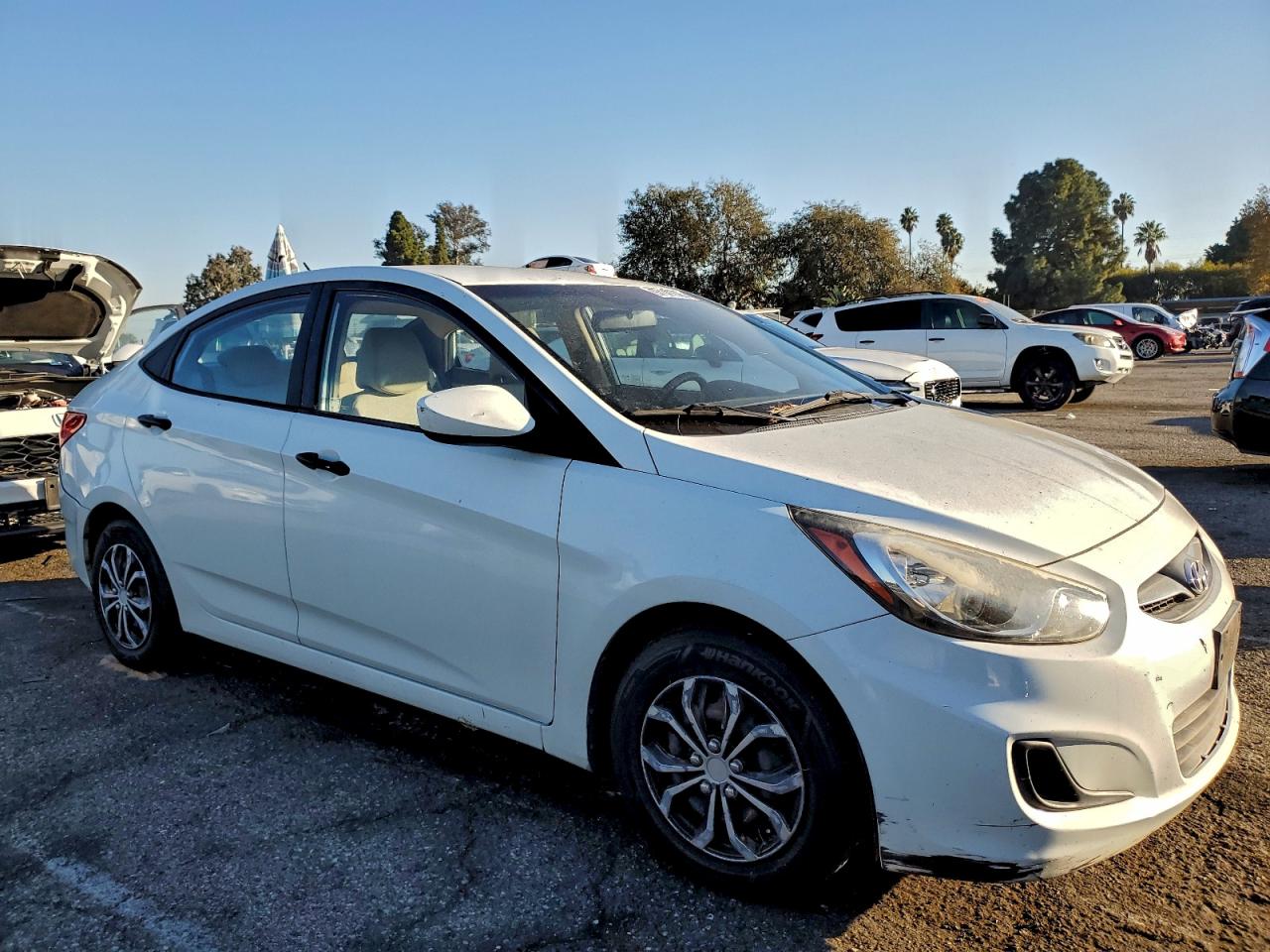 2012 HYUNDAI ACCENT GLS photo 4