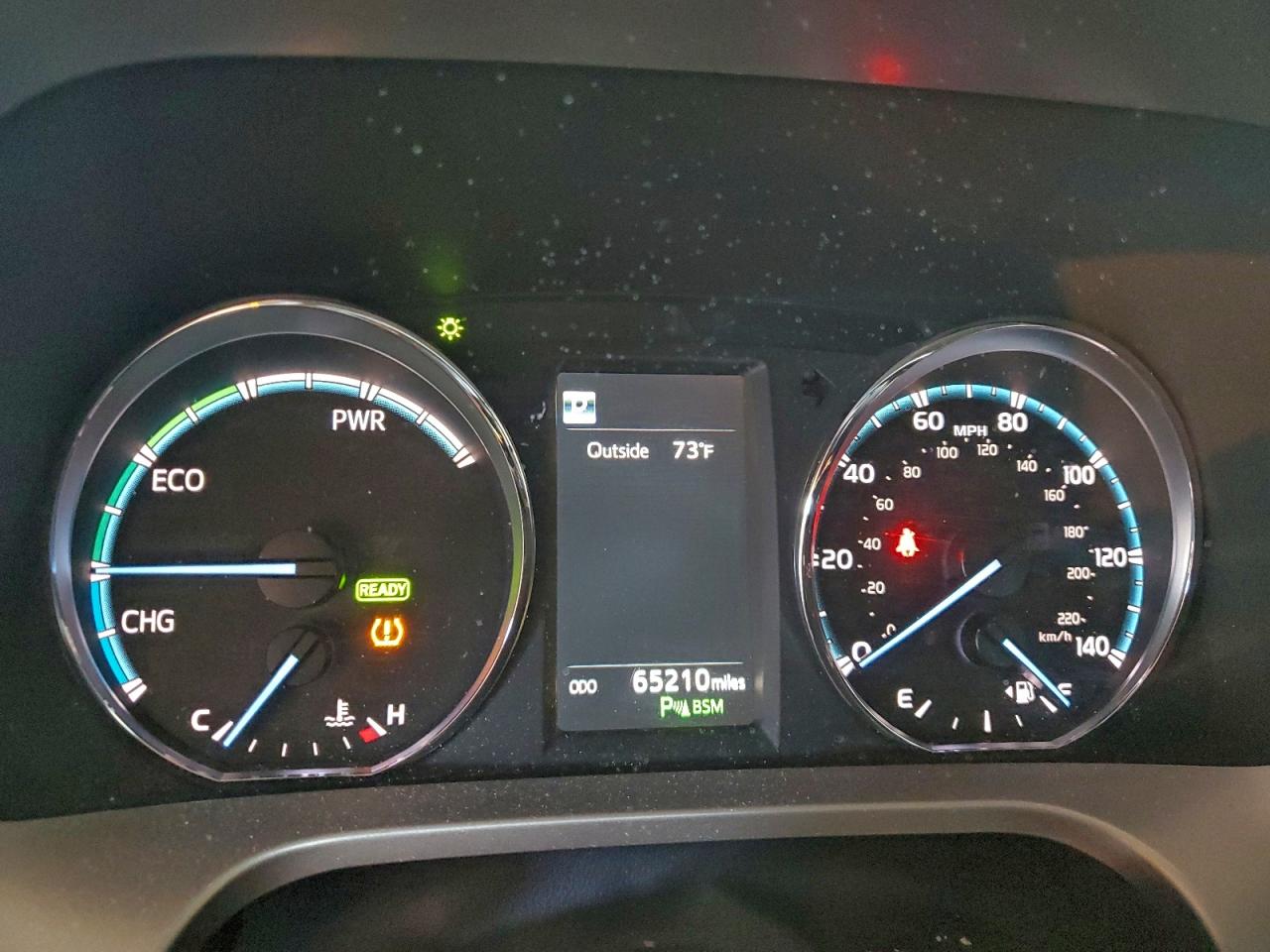 2016 TOYOTA RAV4 HV XLE photo 17