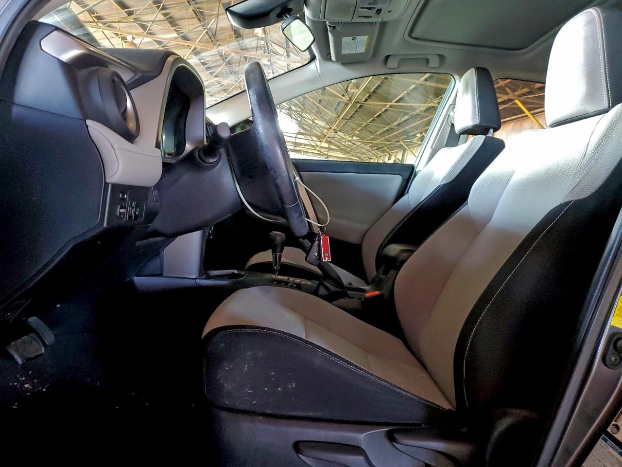 2016 TOYOTA RAV4 HV XLE photo 13