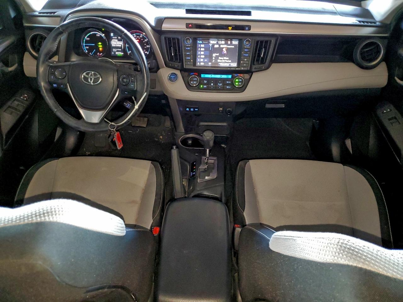 2016 TOYOTA RAV4 HV XLE photo 15