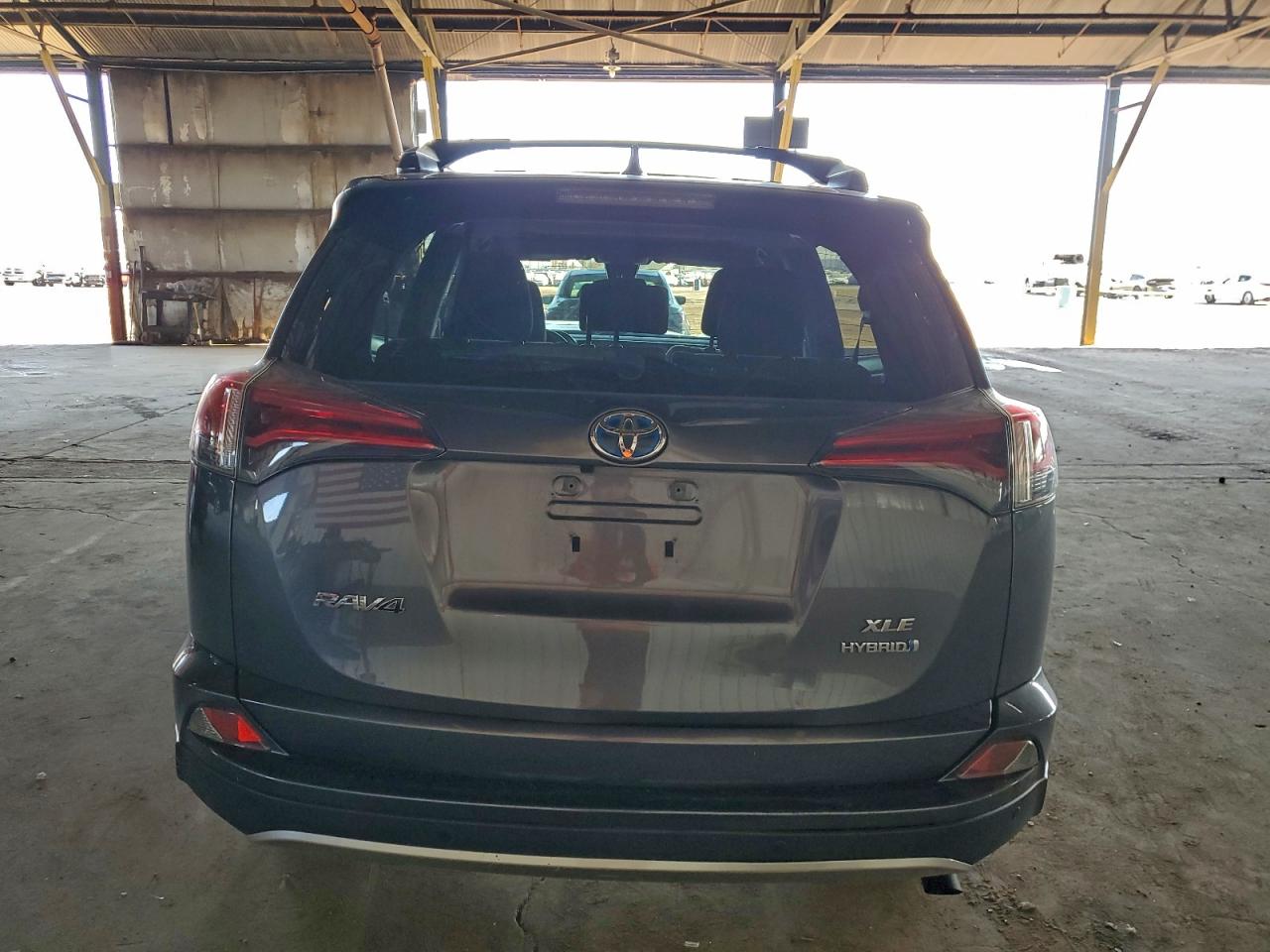 2016 TOYOTA RAV4 HV XLE photo 11