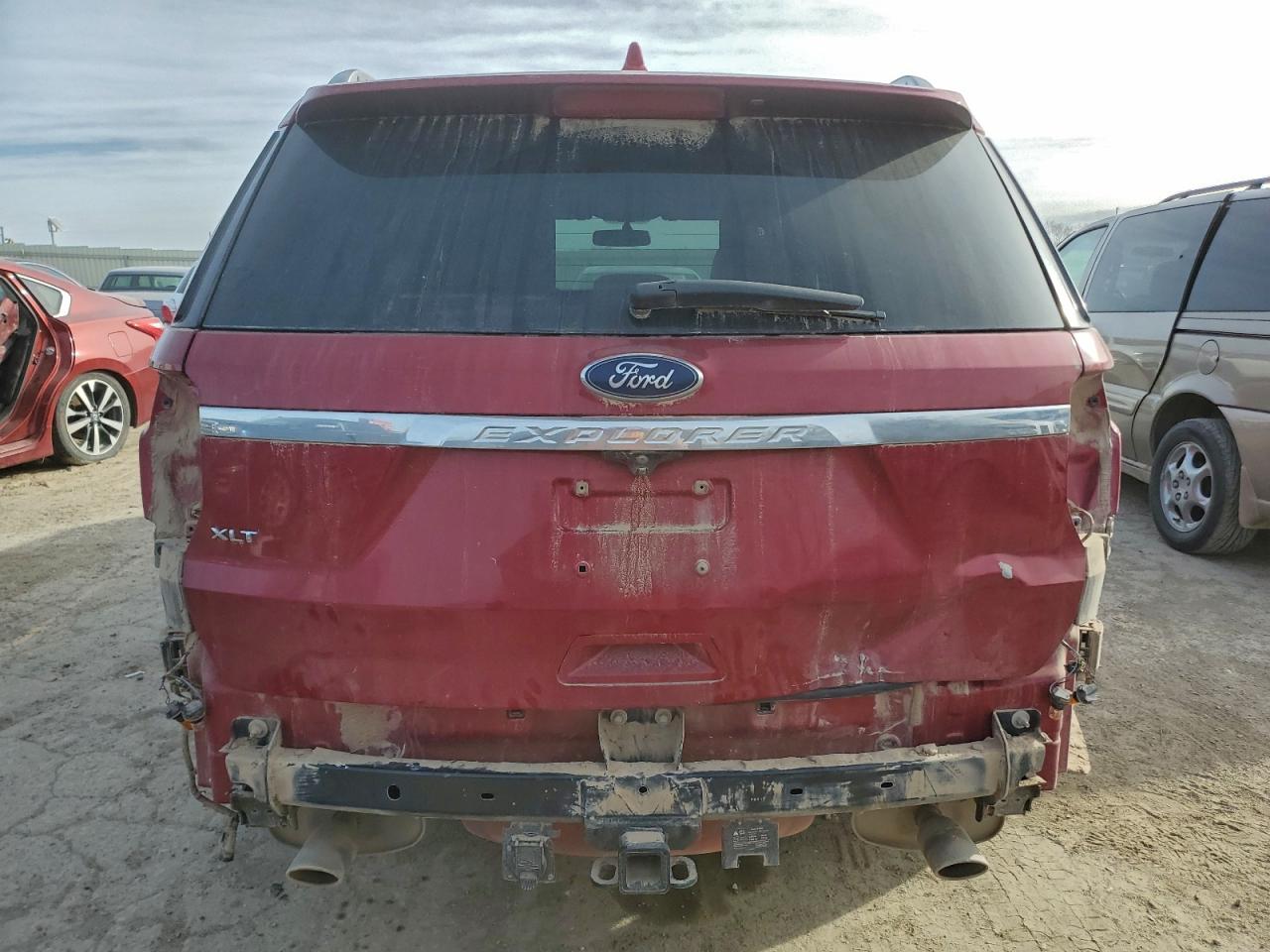 2017 FORD EXPLORER XLT photo 6