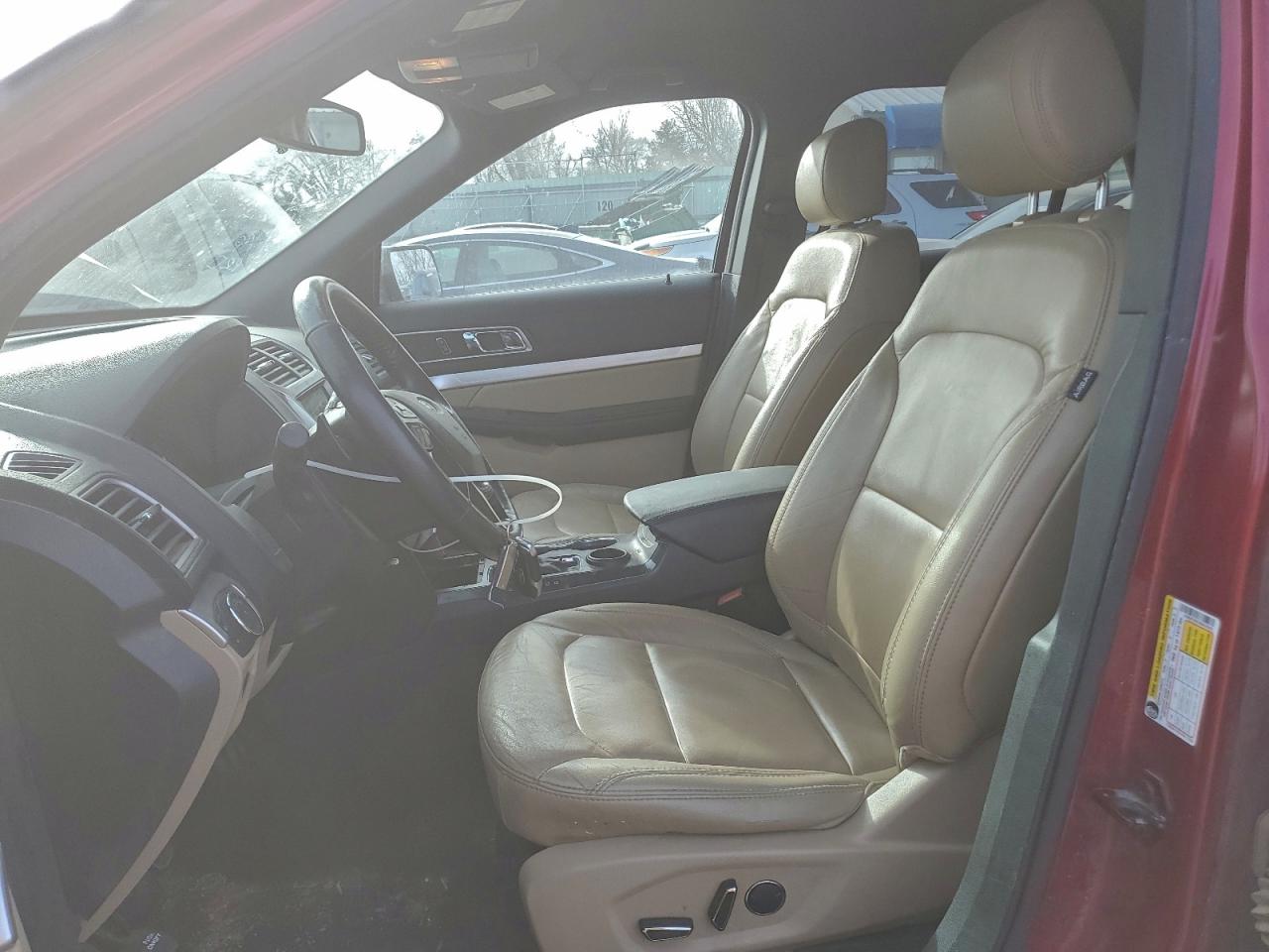 2017 FORD EXPLORER XLT photo 7