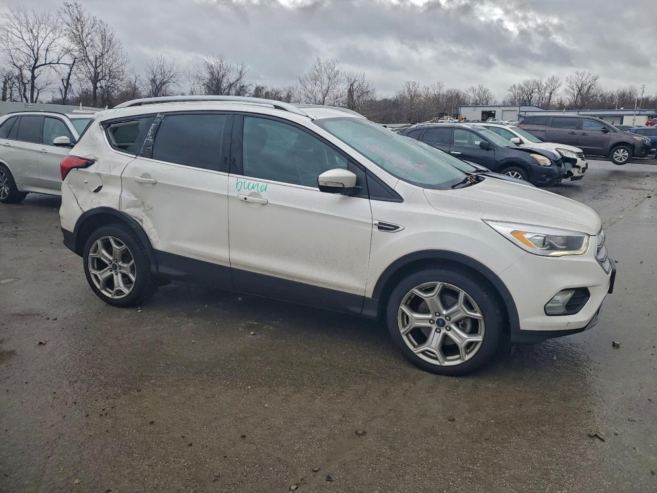 2019 FORD ESCAPE TITANIUM photo 4