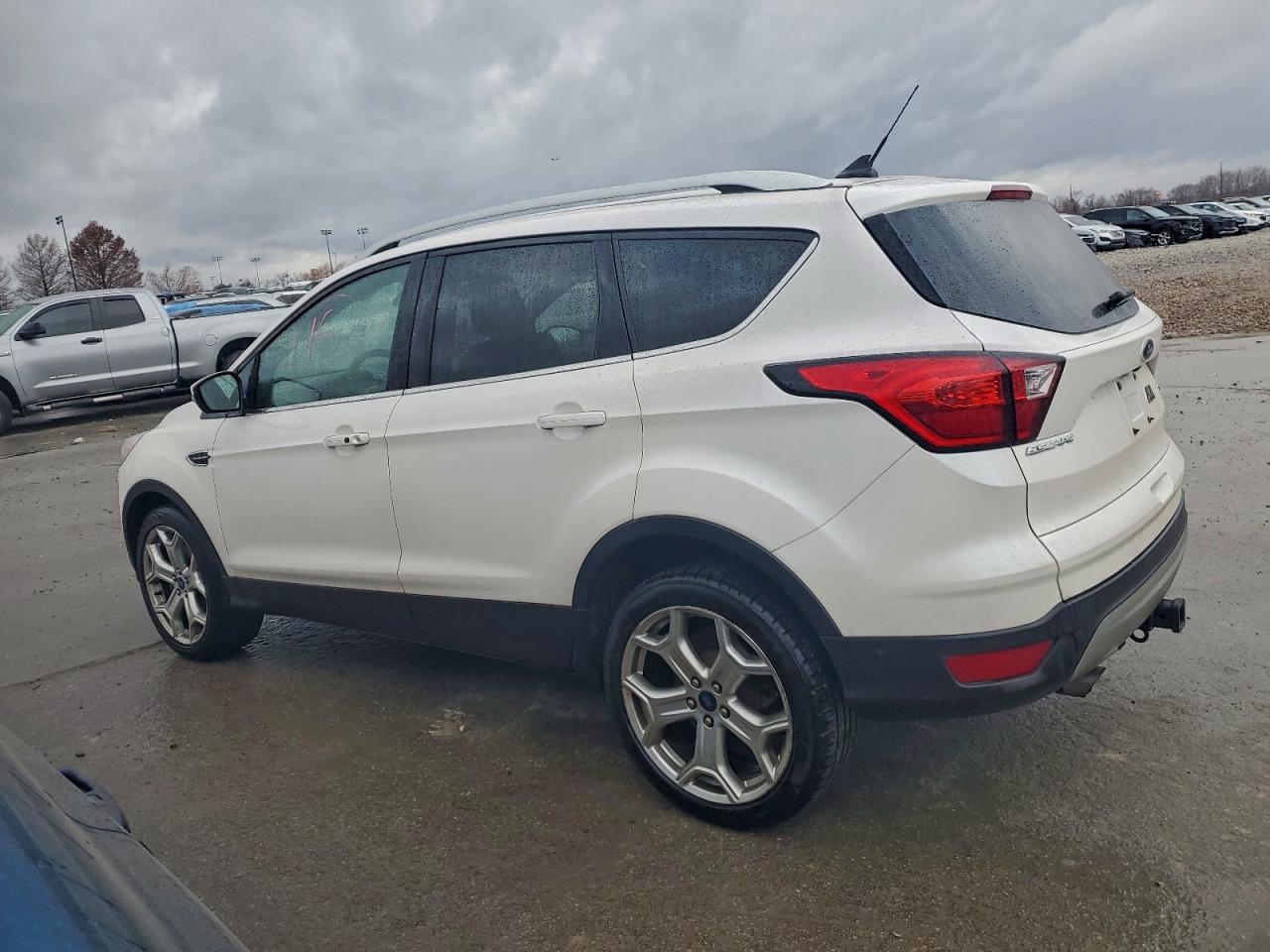 2019 FORD ESCAPE TITANIUM photo 2