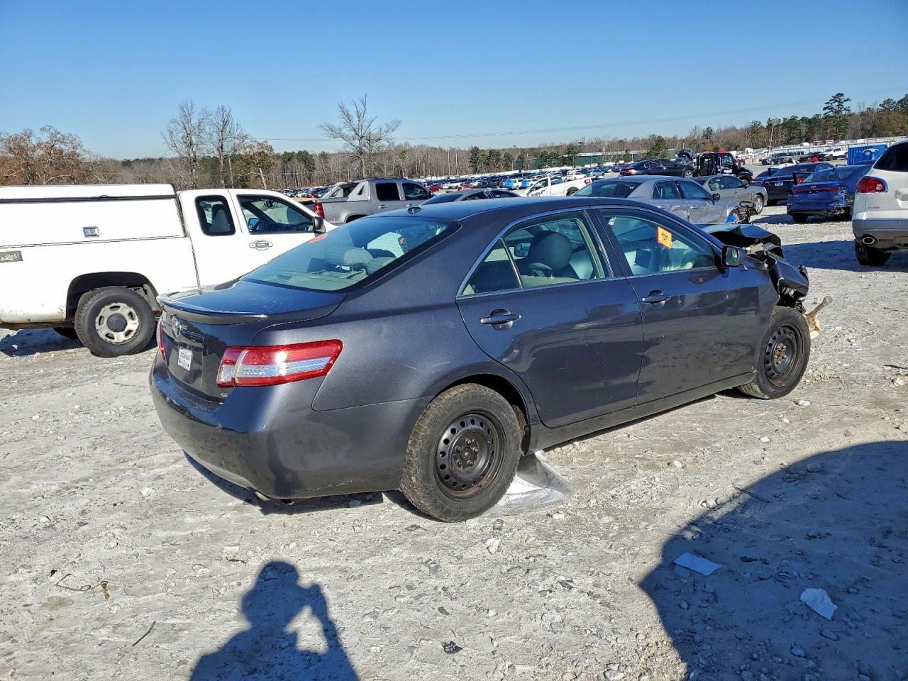 2010 TOYOTA CAMRY BASE photo 3