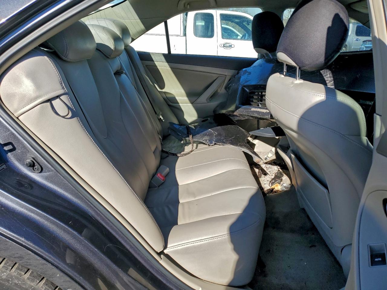 2010 TOYOTA CAMRY BASE photo 10
