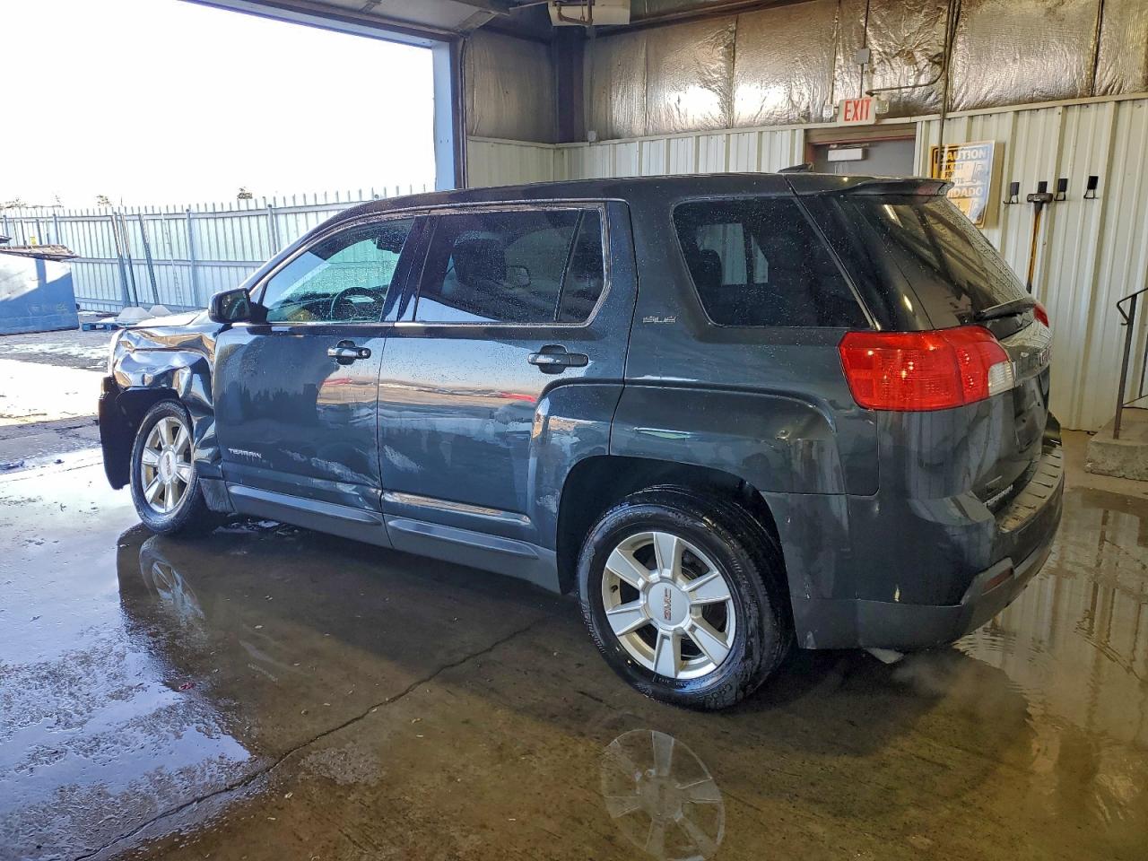 2013 GMC TERRAIN SLE photo 2