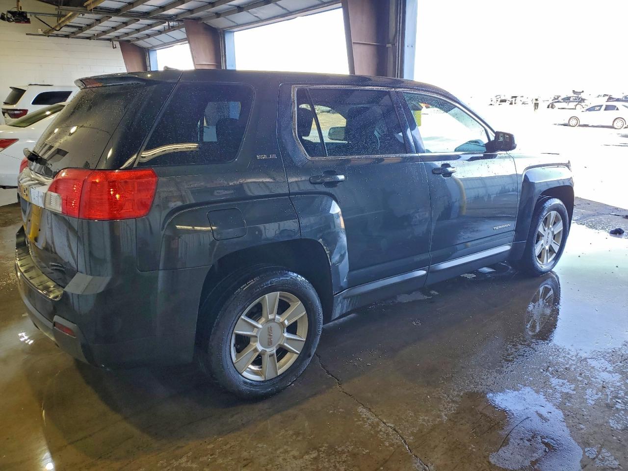 2013 GMC TERRAIN SLE photo 3