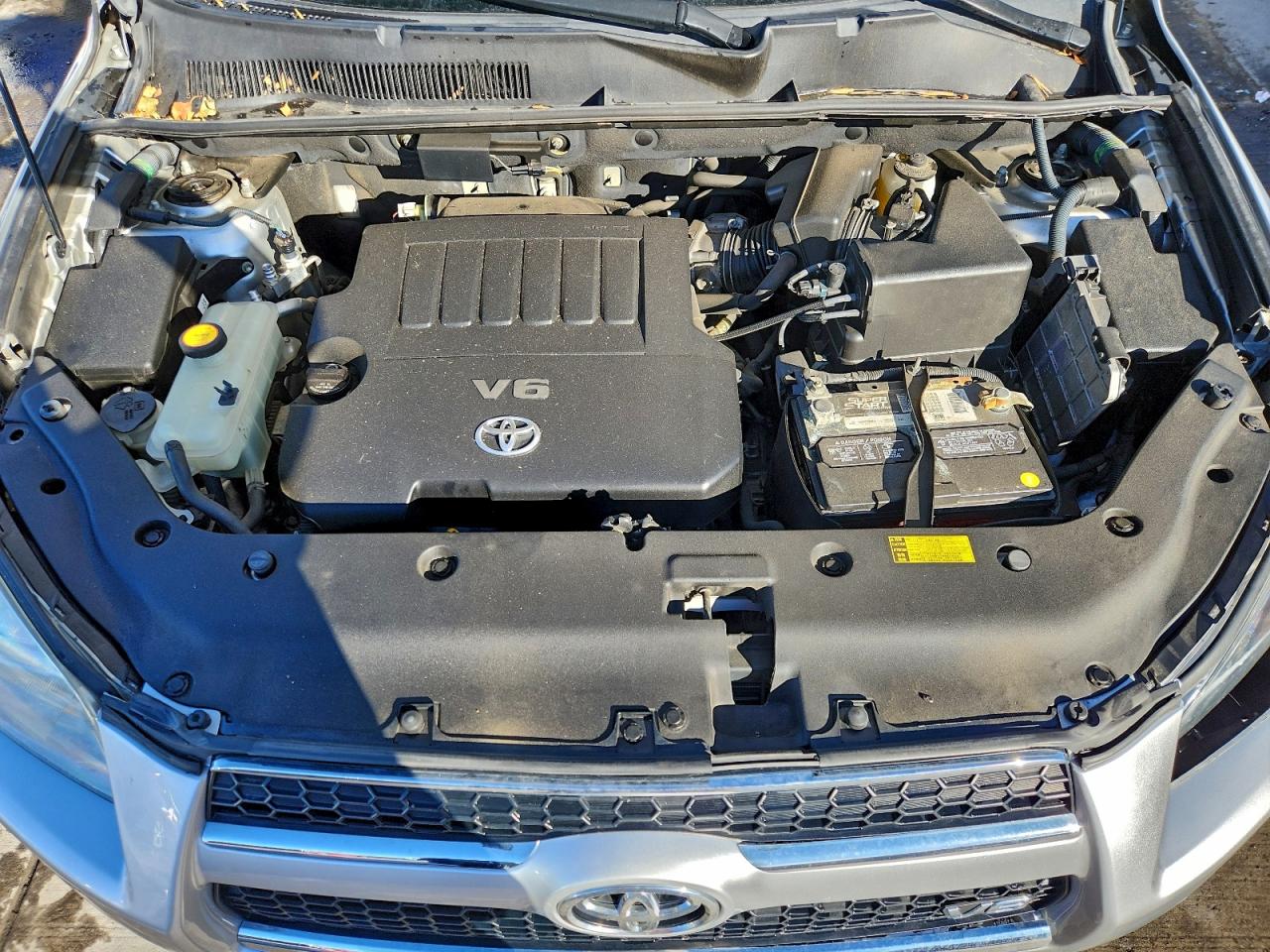 2010 TOYOTA RAV4 LIMITED photo 12