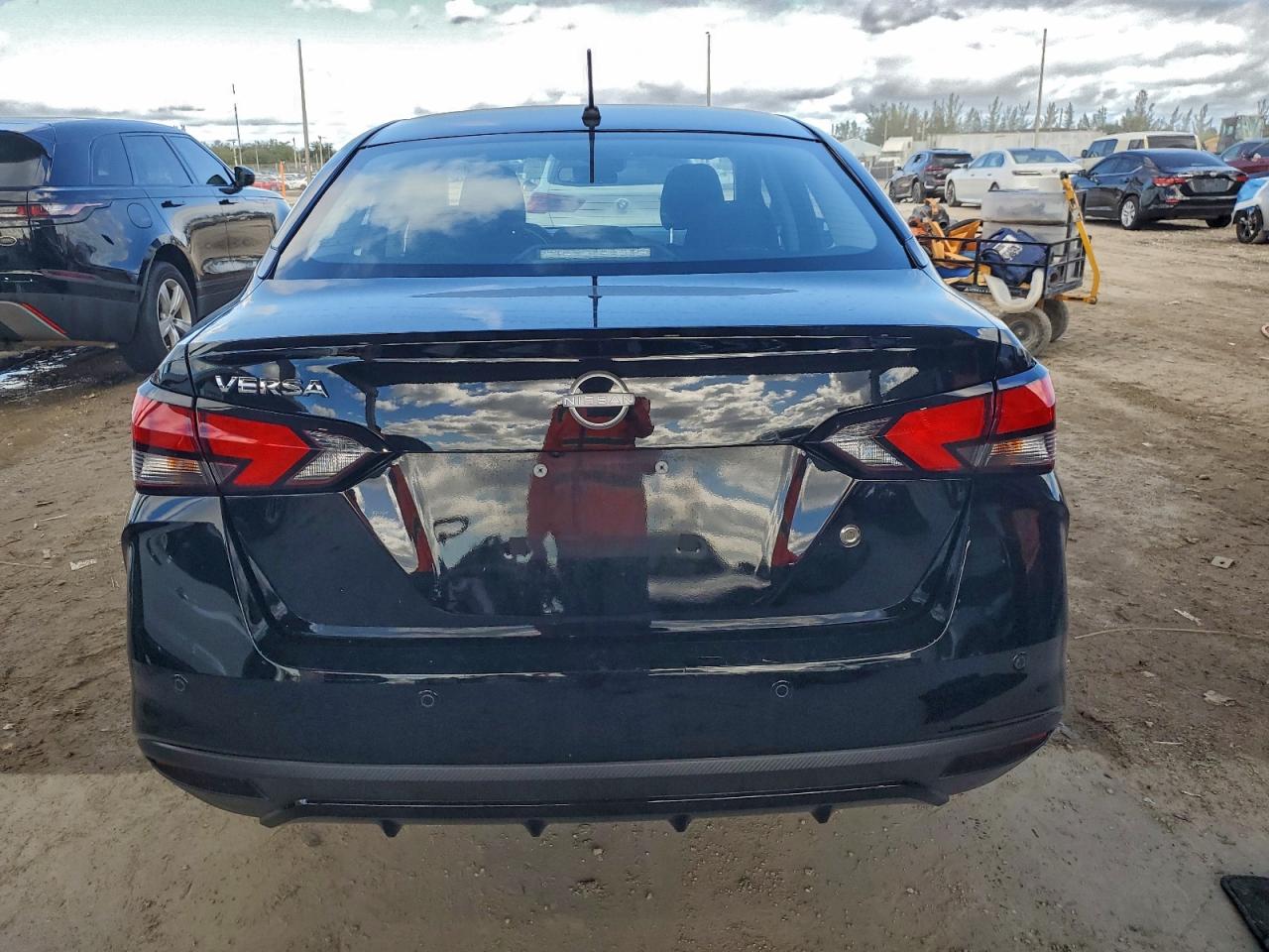2025 NISSAN VERSA S photo 11