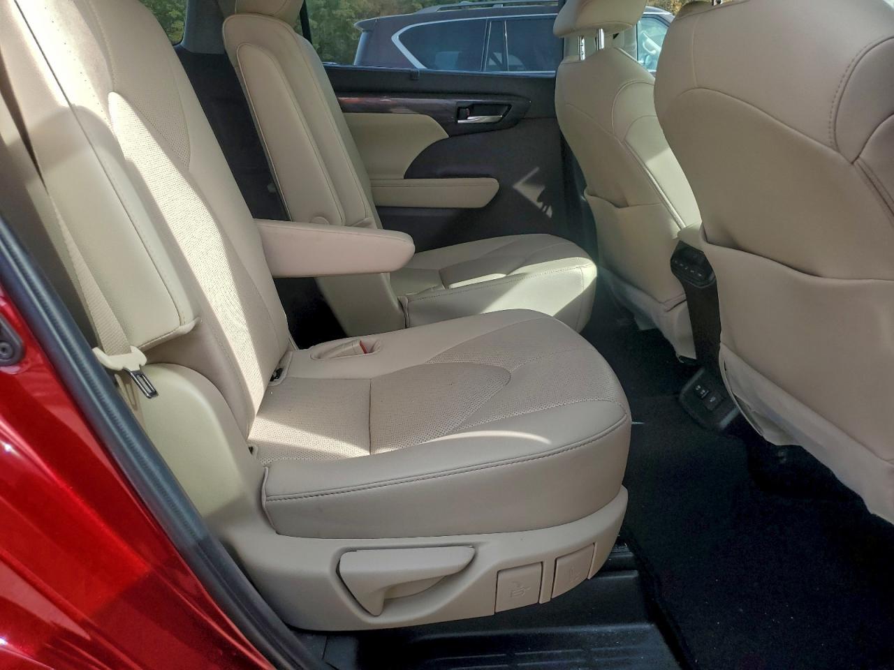 2020 TOYOTA HIGHLANDER LIMITED photo 21