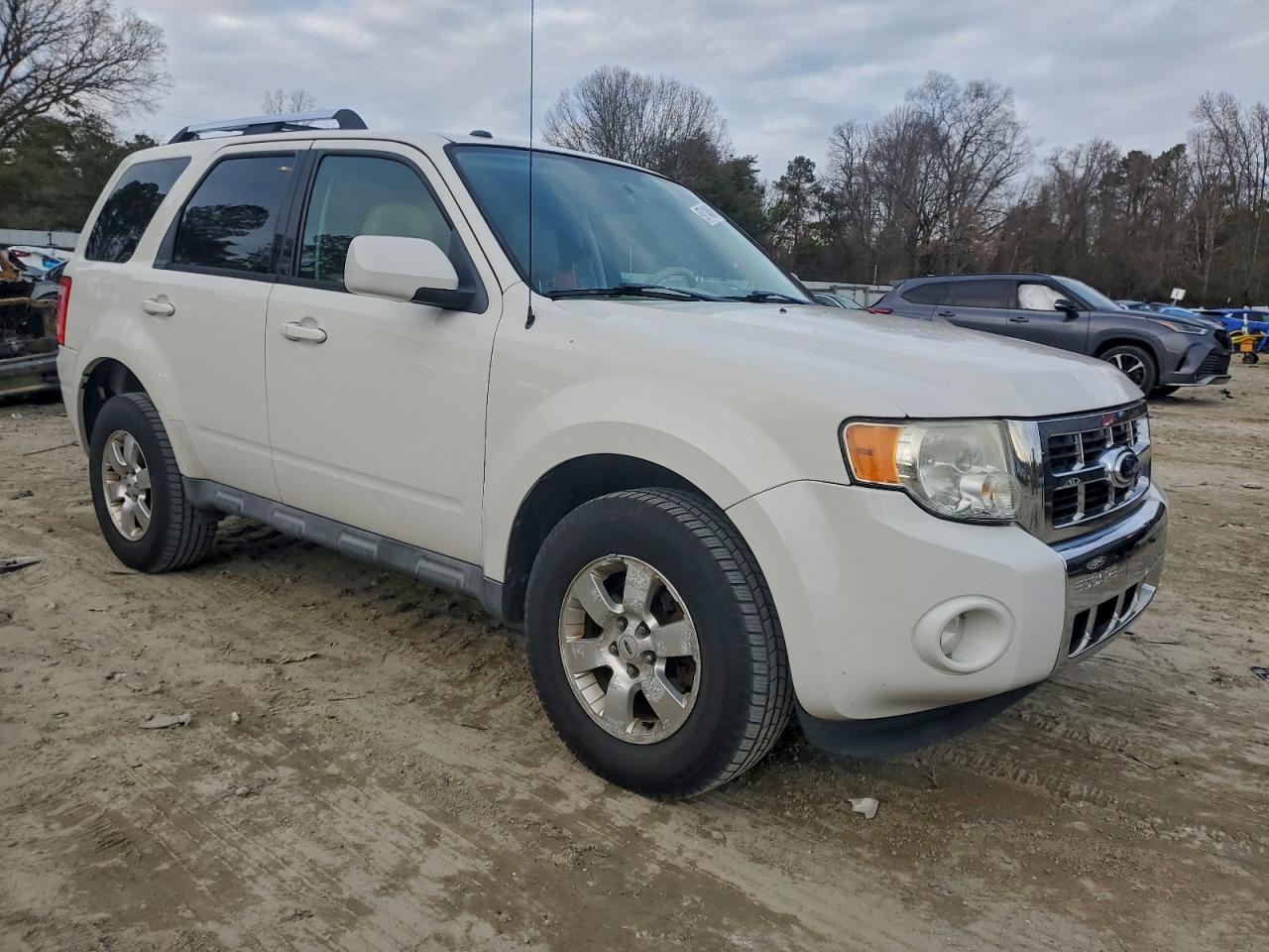 2011 FORD ESCAPE LIMITED photo 4