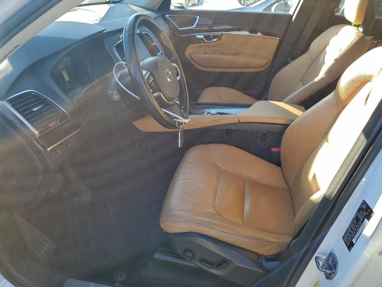 2016 VOLVO XC90 T6 photo 19
