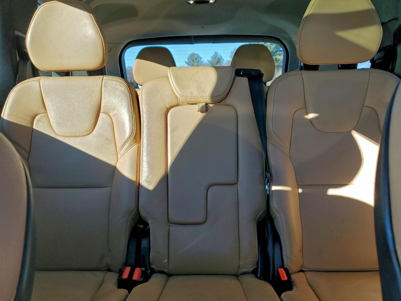 2016 VOLVO XC90 T6 photo 28