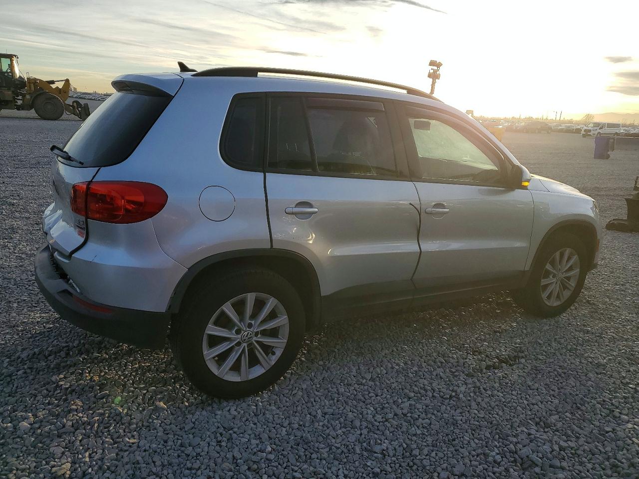 2017 VOLKSWAGEN TIGUAN S photo 7