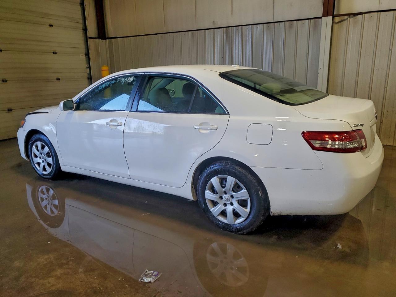 2011 TOYOTA CAMRY BASE photo 4