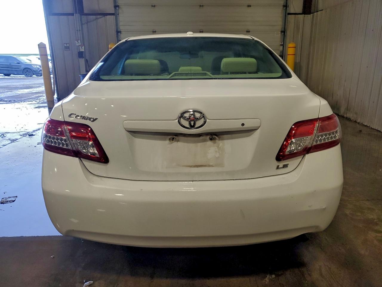 2011 TOYOTA CAMRY BASE photo 16