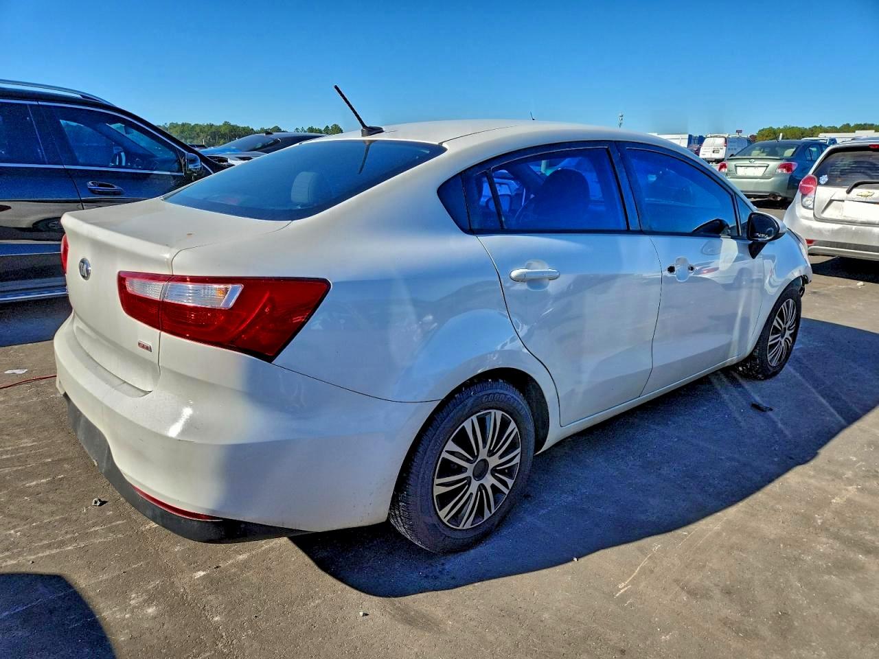 2016 KIA RIO photo 3