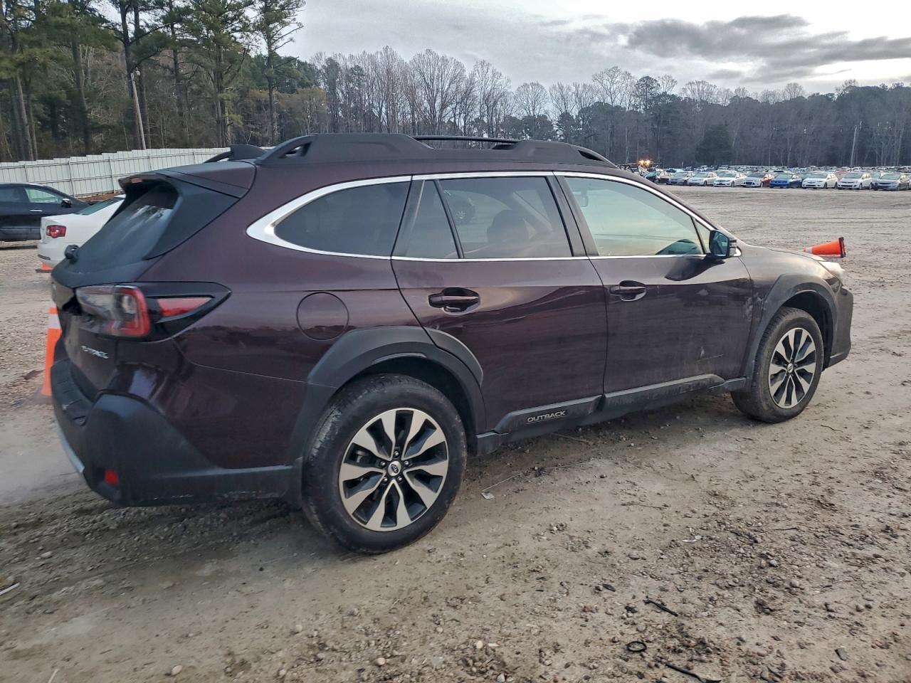 2025 SUBARU OUTBACK LIMITED photo 3