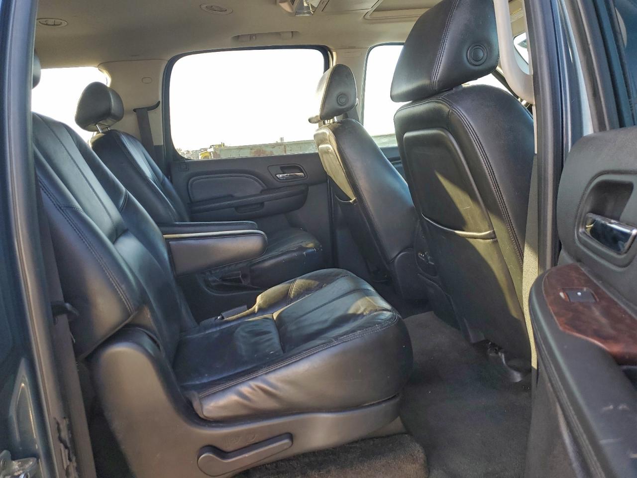 2008 GMC YUKON XL DENALI photo 21