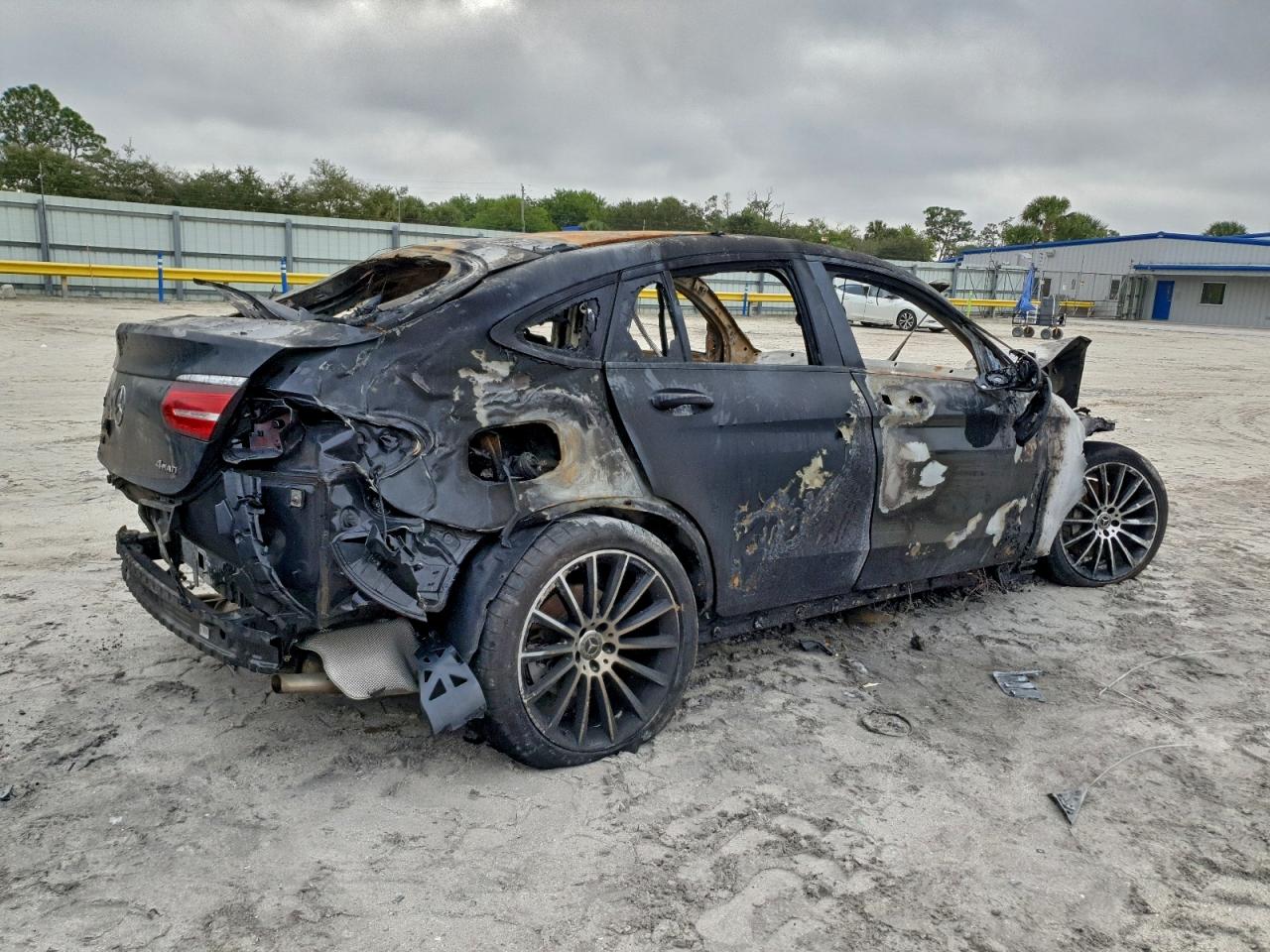2018 MERCEDES-BENZ GLC COUPE 300 4MATIC photo 5