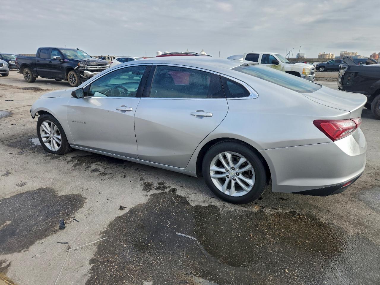 2020 CHEVROLET MALIBU LT photo 4