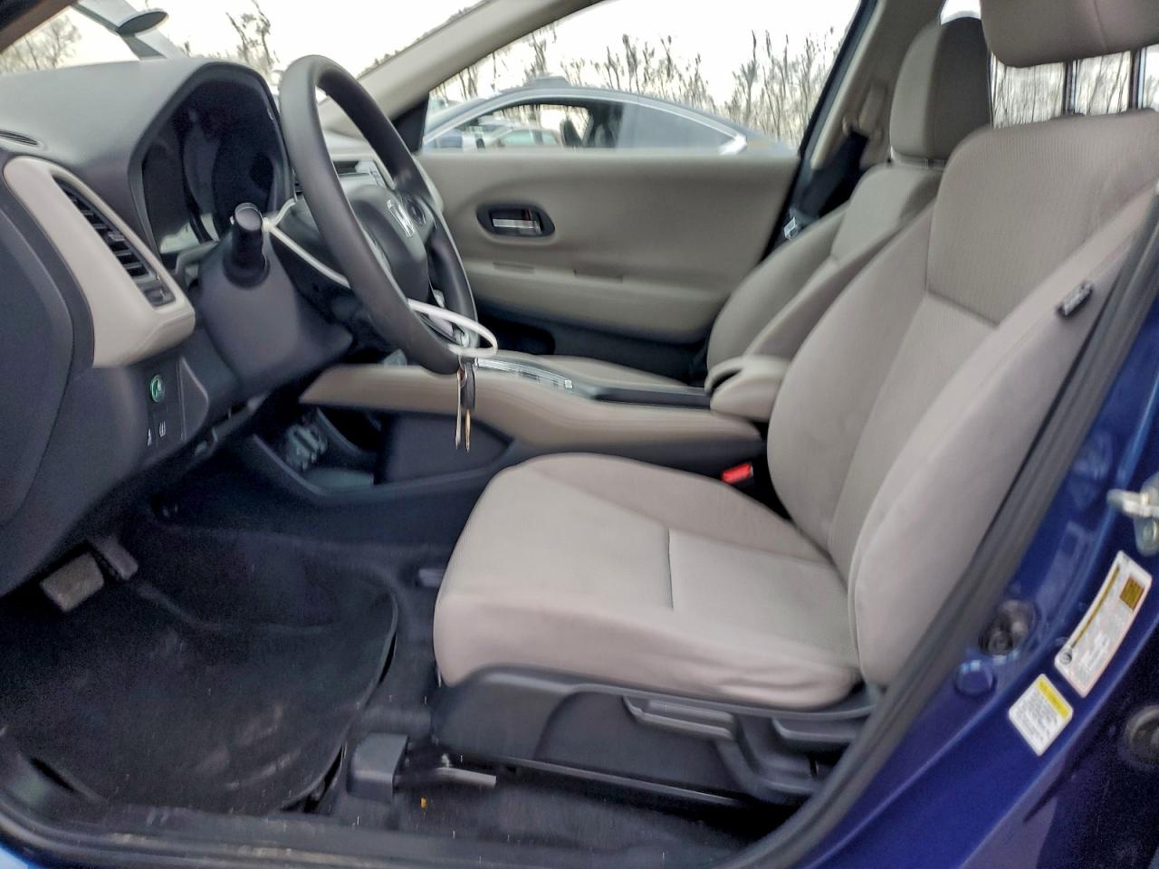 2016 HONDA HR-V LX photo 13