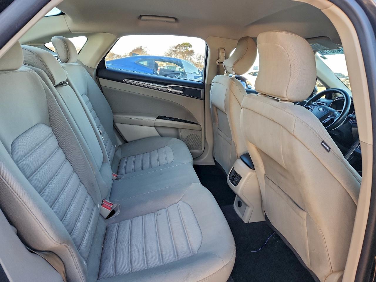 2017 FORD FUSION SE photo 19