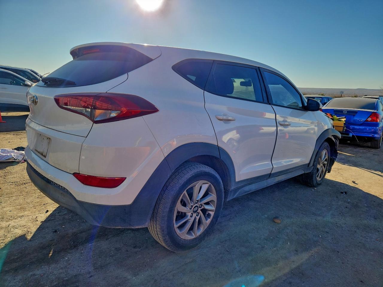 2017 HYUNDAI TUCSON SE photo 3