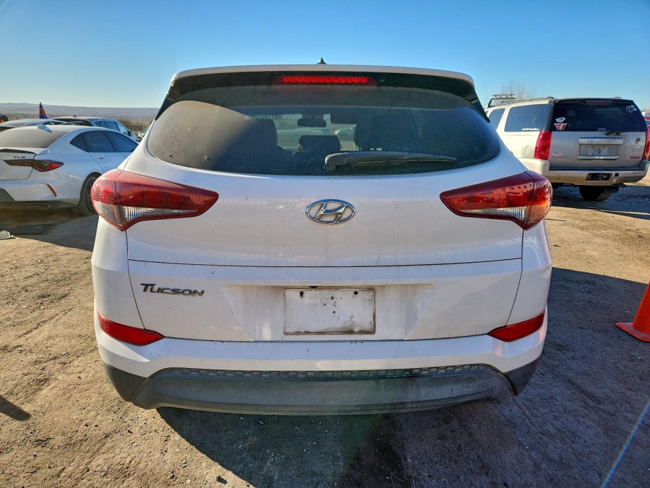 2017 HYUNDAI TUCSON SE photo 6